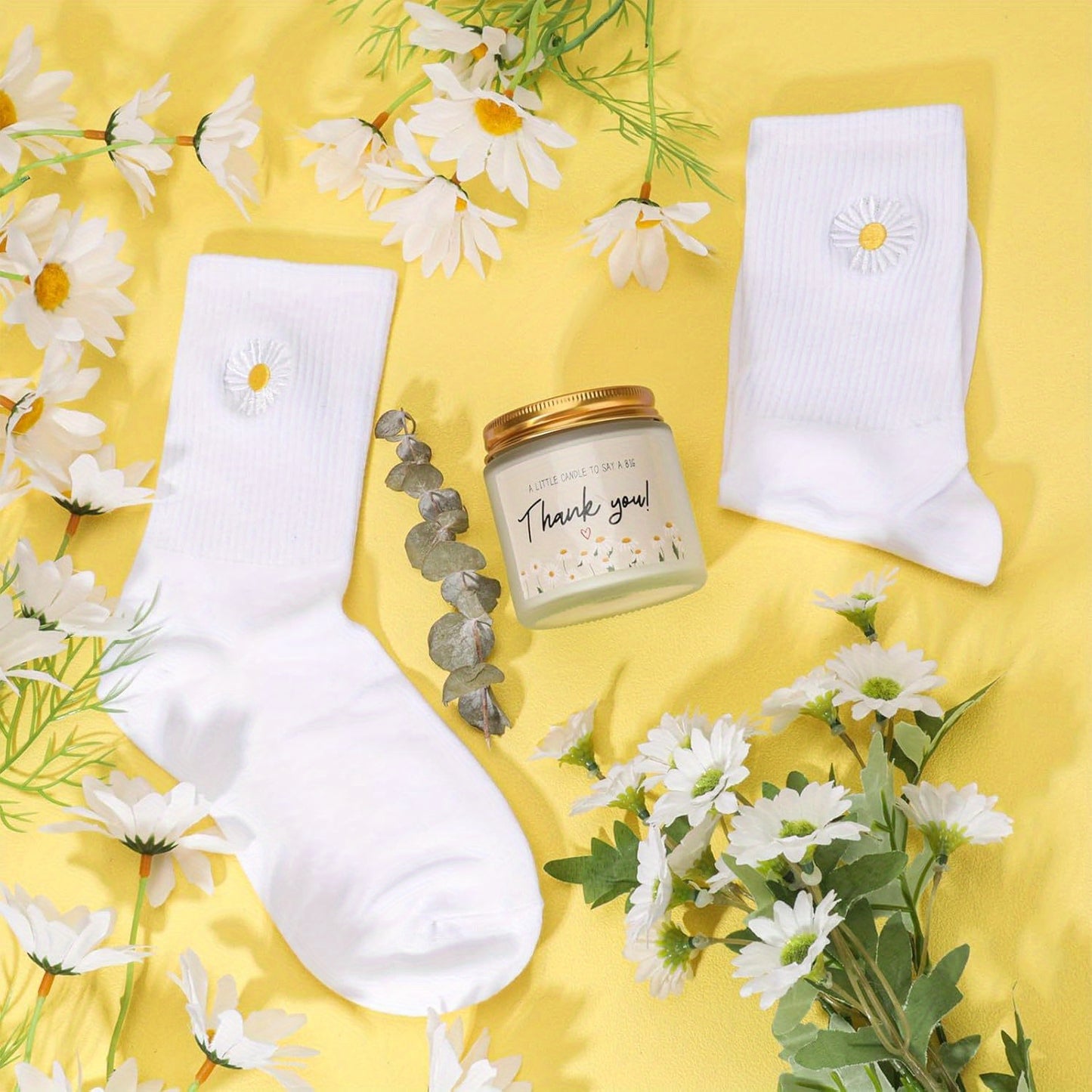 Daisy Appreciation Gift Basket for Women – Thank You Gifts for Mom, Nurse, Teacher, Coworker – Includes Burlap Tote Bag, Daisy Candle, and Keepsake Box – Perfect for Mother’s Day, Farewell, or Employee Appreciation, D