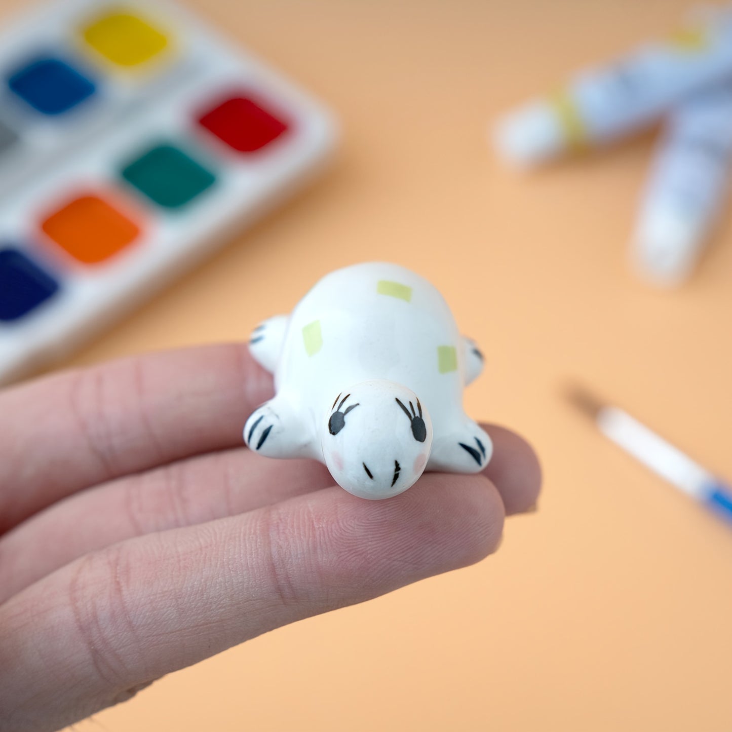 [Ceramic Paint Palette Set] Ceramic Paint Palette And Brush Holder Set | Turtle Shaped Design with Water Bowl Lid | for Watercolor, Acrylic, And Gifts for Painting Lovers- Multi-functional Art Supply
